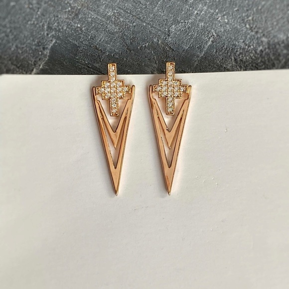 LAST ONE Cross Earrings 18k Gold Plated Luxury Jewelry - Picture 5 of 11